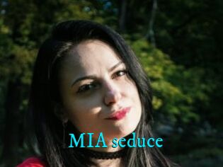 MIA_seduce