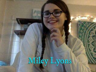 Miley_Lyons