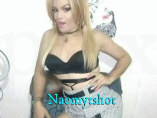 Naomytshot